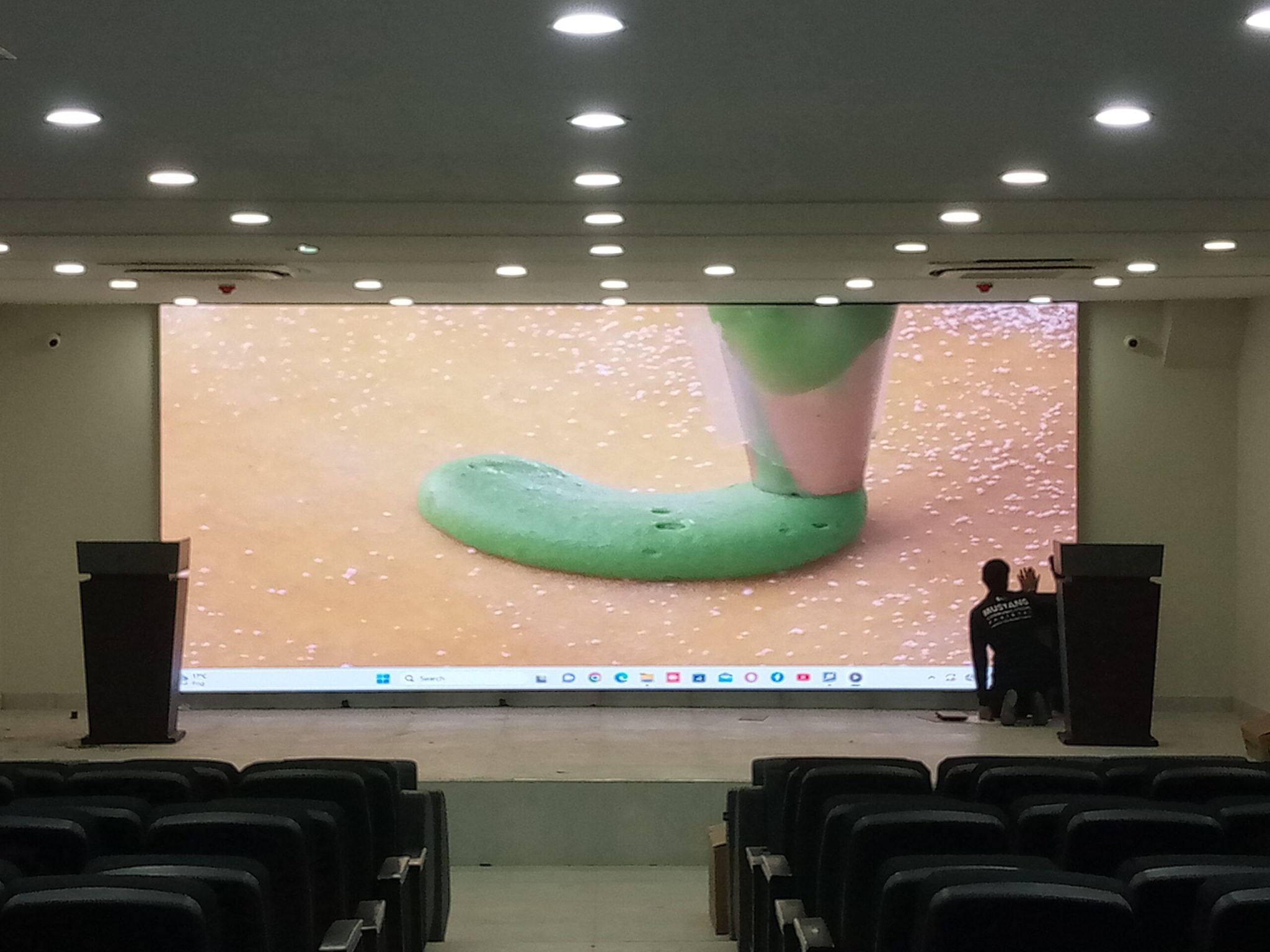 What is the Difference Between SMD Screen and LED Screen? 1 What is the Difference Between SMD Screen and LED Screen?