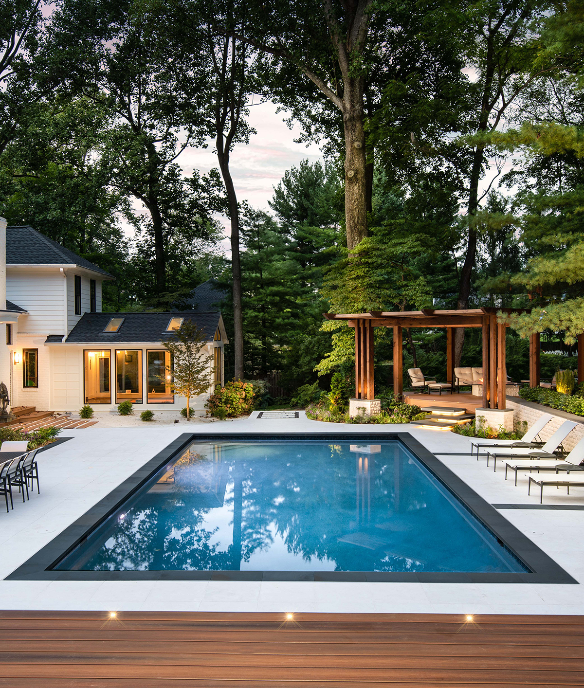 What Are the Latest Trends in Pool Renovations That Companies Offer?