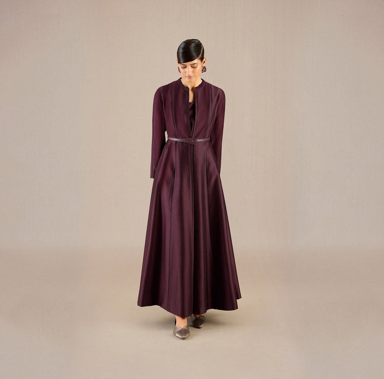 Saudi Abayas: A Timeless Fashion Choice in Saudi Arabia
