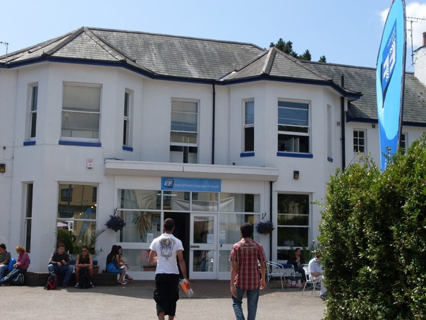 Top Reasons to Choose Karndean Flooring in Bournemouth 1 Top Reasons to Choose Karndean Flooring in Bournemouth