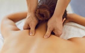 Therapeutic Massage Therapy: A Natural Approach to Holistic Healing 1 Therapeutic Massage Therapy: A Natural Approach to Holistic Healing