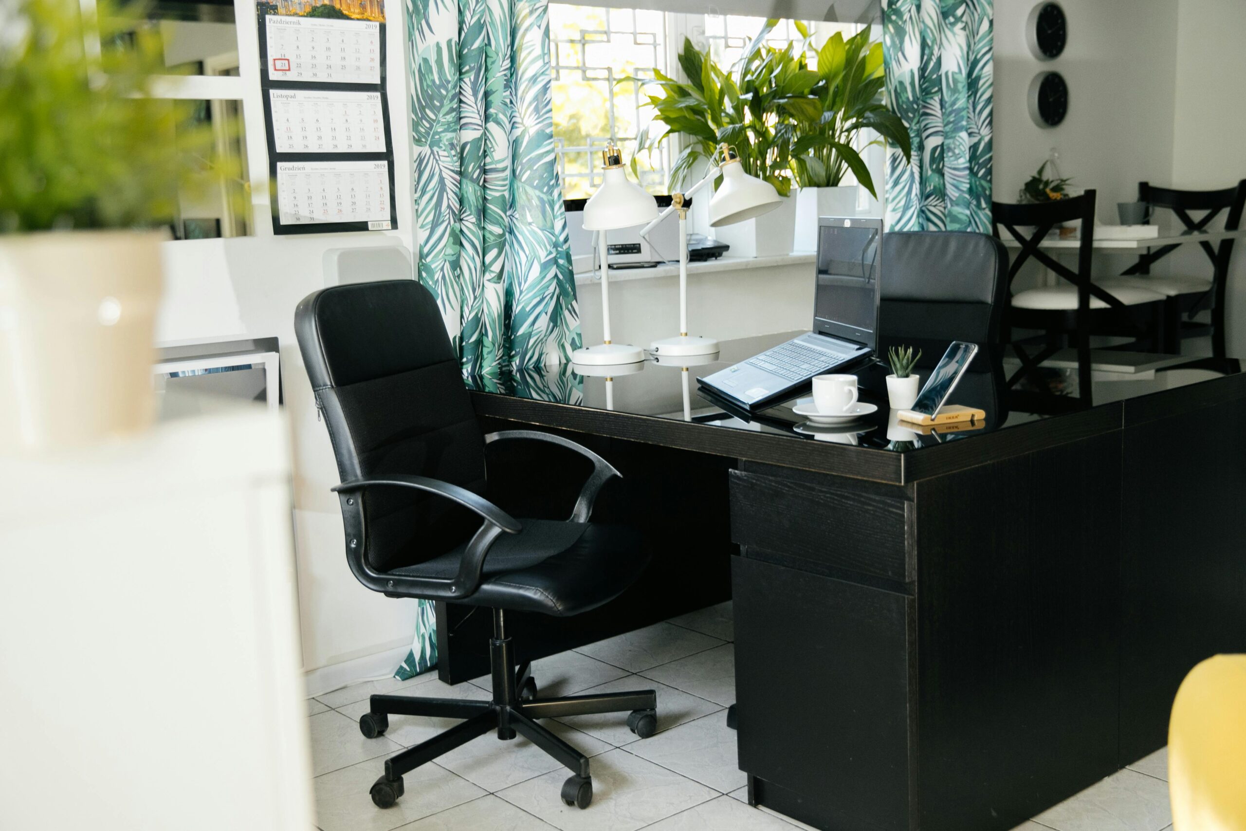 The Role of Office Furniture in Branding Your Abu Dhabi Business 1 The Role of Office Furniture in Branding Your Abu Dhabi Business
