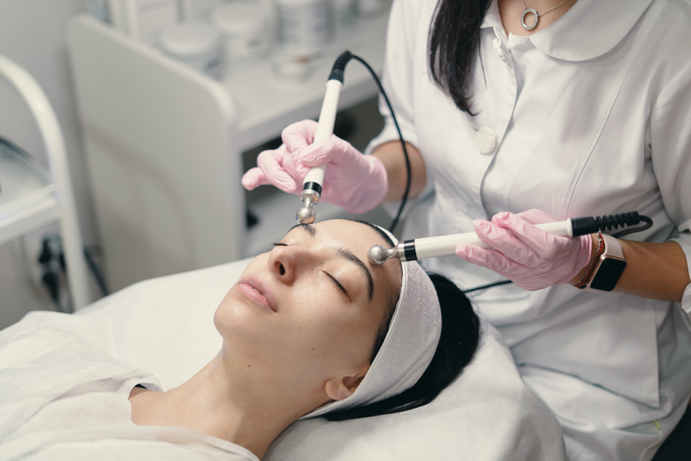 Exploring the Latest Skincare Trends: What to Expect at a Skincare Clinic in Dubai