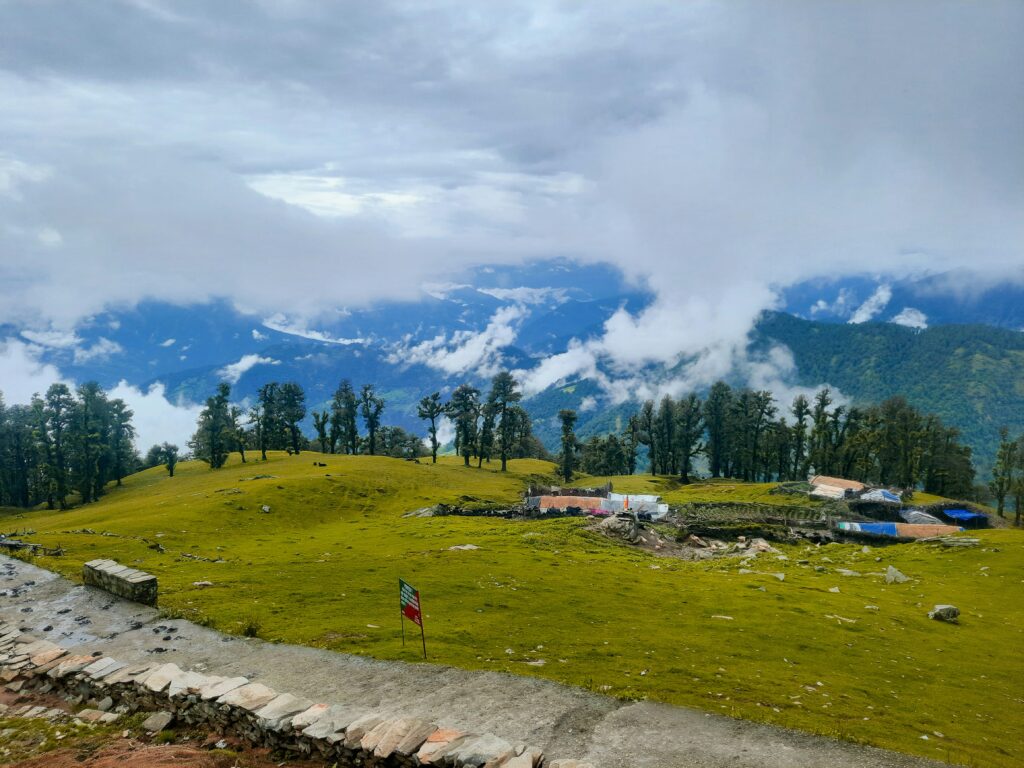 A Deeper Dive into Uttarakhand's Beginner-Friendly Treks 2 sidharth maithani fxZMBp51chk unsplash 1
