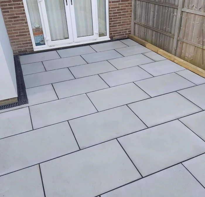Why Choose Single Size Paving Slabs for Your Next Landscaping Project