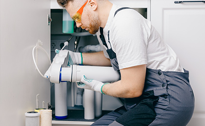 Timely replacement of filter cartridges guarantees the quality of purified water.