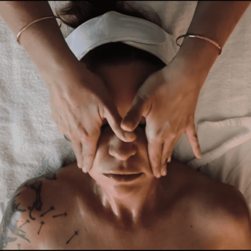 From Breakouts to Smooth Skin: The Best Treatment for Back Acne 1 From Breakouts to Smooth Skin: The Best Treatment for Back Acne