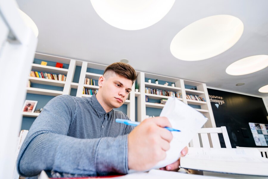 How to Handle Negative Book Reviews with Professionalism 1 How to Handle Negative Book Reviews with Professionalism