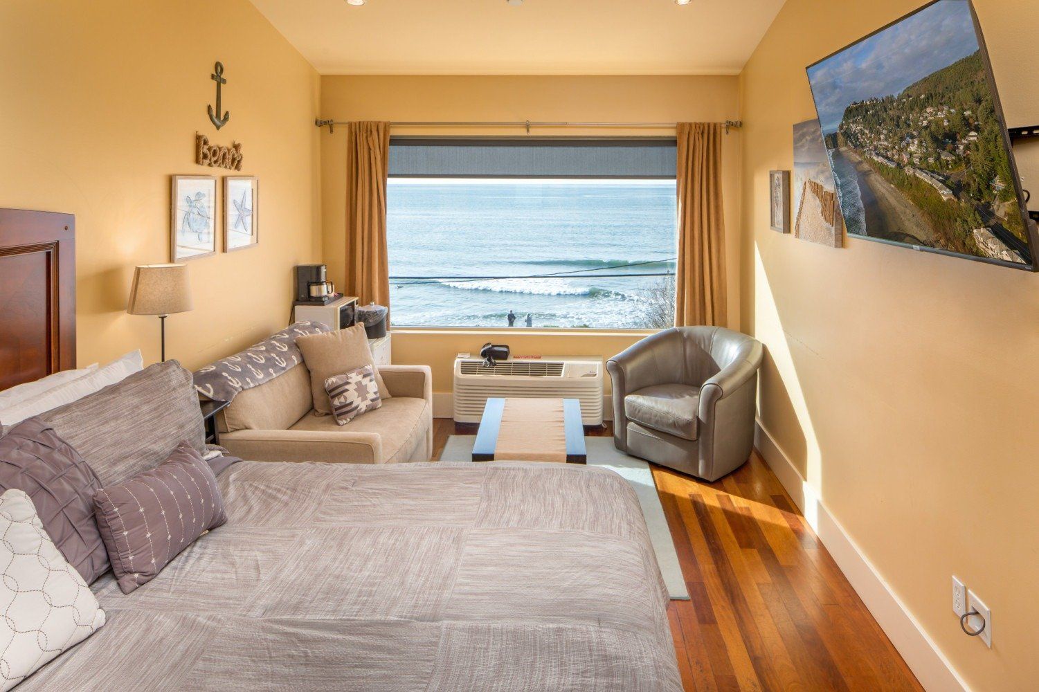 Discover Oceanside, Oregon: Your Stay at Three Arch Inn 1 Discover Oceanside, Oregon: Your Stay at Three Arch Inn