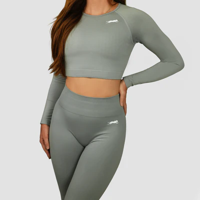 Chic Style: Elevate Your Look with Trendy Cropped Tops This Season 1 Chic Style: Elevate Your Look with Trendy Cropped Tops This Season