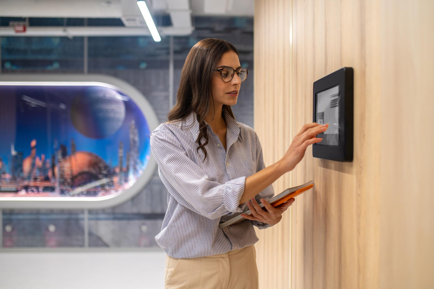 How Biometric Time & Attendance Systems Are Revolutionizing Employee Management 1 How Biometric Time & Attendance Systems Are Revolutionizing Employee Management