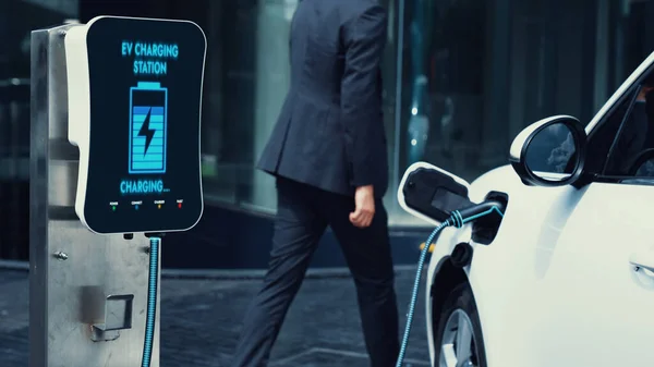 What Features Make the Perfect App for Electric Vehicle Owners 1 What Features Make the Perfect App for Electric Vehicle Owners