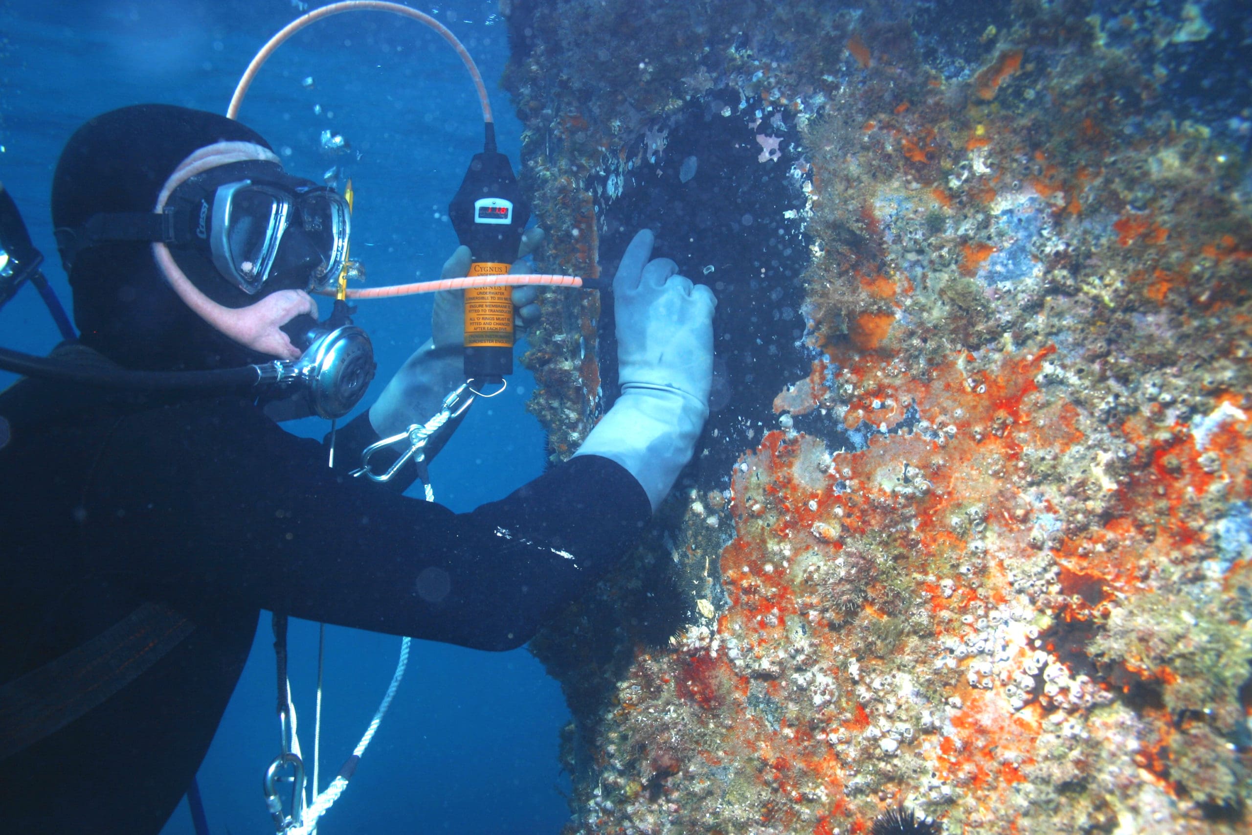 How to Select the Best Diving Underwater Gauge for Your Dive or Inspection