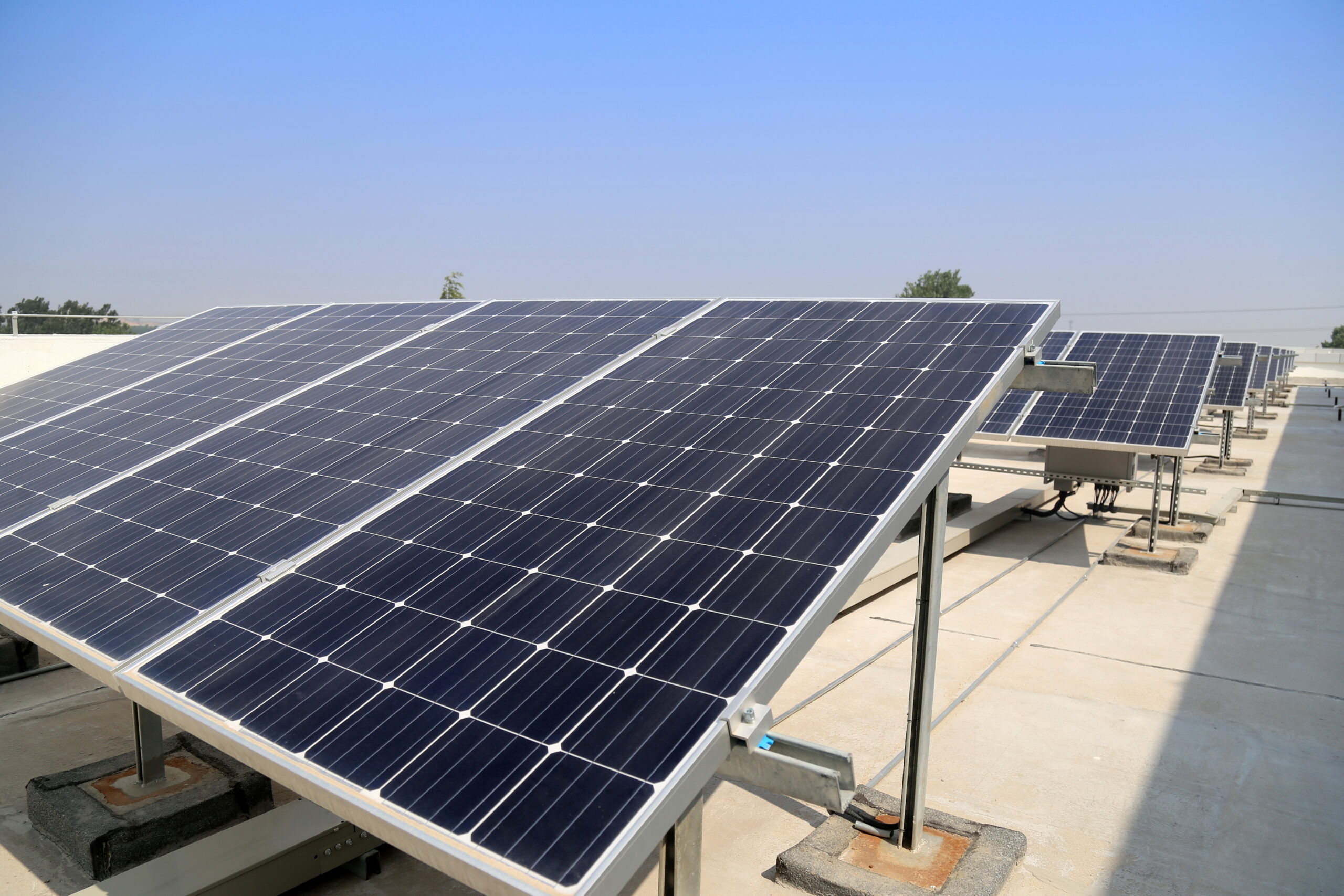 Reducing Your Carbon Footprint: Alternative Power Solutions for the Modern Home 1 Reducing Your Carbon Footprint: Alternative Power Solutions for the Modern Home