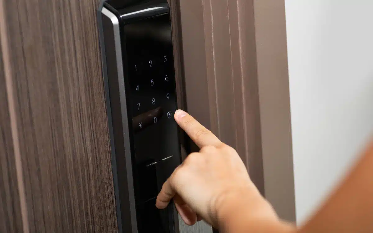 How Does Smart Lock Installation Compare To Traditional Lock Systems? 1 How Does Smart Lock Installation Compare To Traditional Lock Systems?