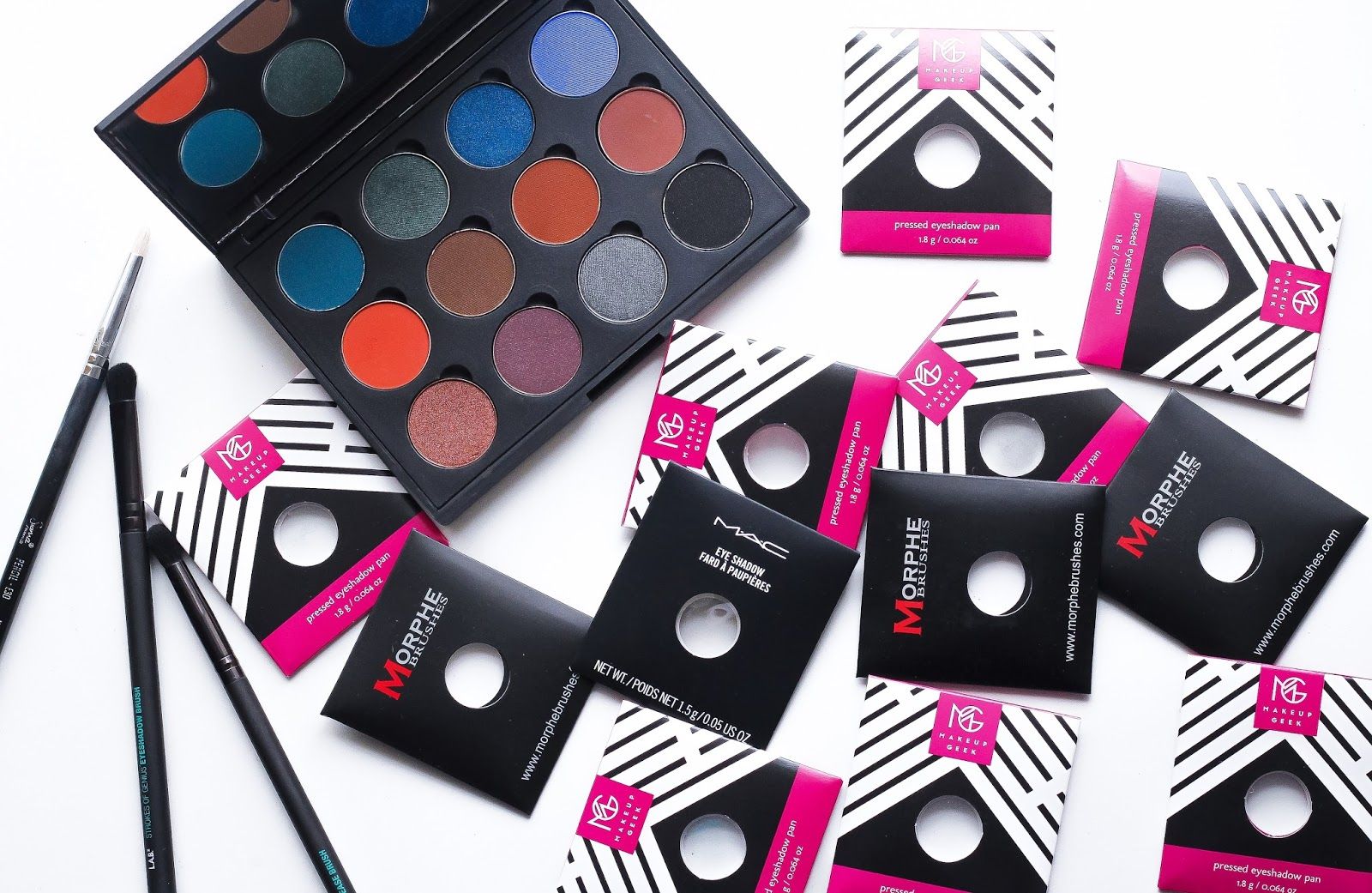 5 Unique Ways to Design Custom Eye Shadow Boxes for a Luxe Look 1 5 Unique Ways to Design Custom Eye Shadow Boxes for a Luxe Look