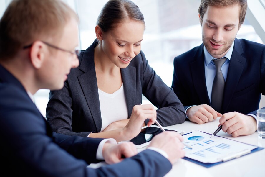How to Leverage Fractional Executives for Business Growth 1 How to Leverage Fractional Executives for Business Growth