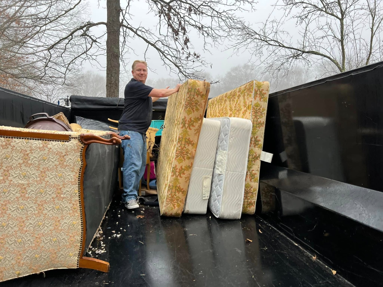 Stress-Free Furniture Removal Service in Calvert County, MD: Quick, Affordable, and Eco-Conscious Solutions 1 Stress-Free Furniture Removal Service in Calvert County, MD: Quick, Affordable, and Eco-Conscious Solutions