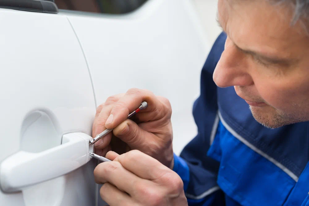Can Car Lockout Experts Unlock A Car With A Broken Key Or Damaged Lock? 1 Can Car Lockout Experts Unlock A Car With A Broken Key Or Damaged Lock?