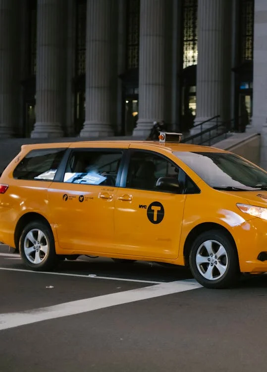 Maxi Cabs / Taxis Melbourne – Airport Bookings Available 1 Maxi Cabs / Taxis Melbourne – Airport Bookings Available