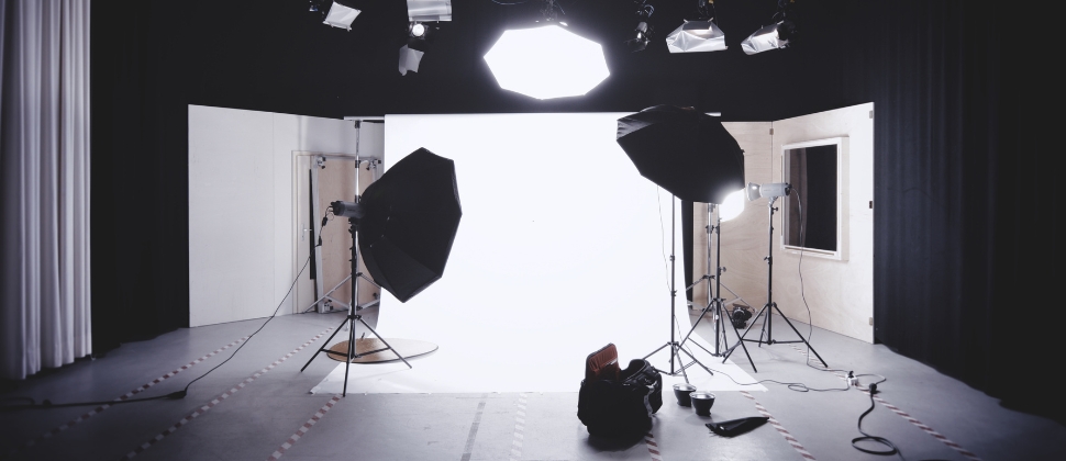 Top Considerations Before Selecting a Photo Framing Store 1 Top Considerations Before Selecting a Photo Framing Store