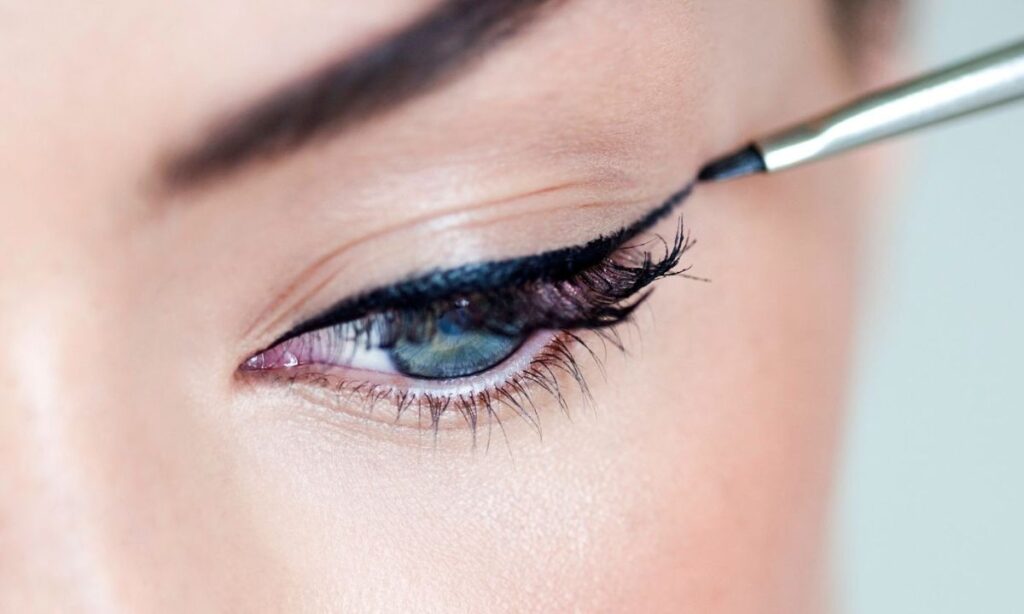 Eye Liner Best: Will Liquid or Gel Liner Give You the Best Results? 6 Eyeliner Care and Maintenance: Keep Your Eye Liner Best for Longer
