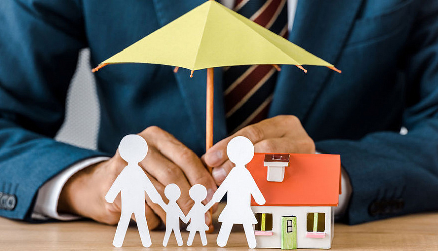 Save Money and Stay Protected with Budget-Friendly Life Insurance Services 1 Save Money and Stay Protected with Budget-Friendly Life Insurance Services