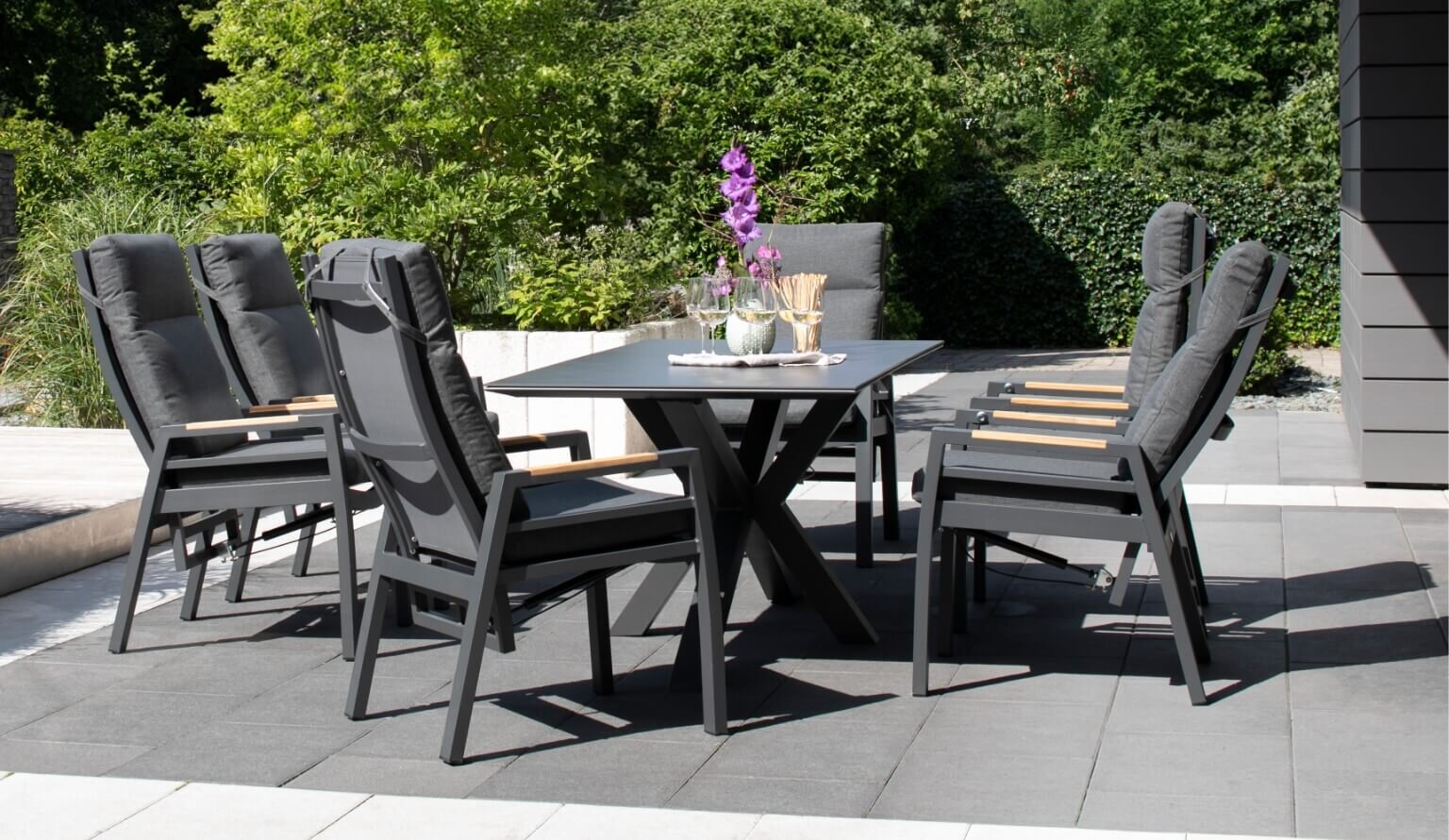 Gartenmöbel aus Metall: Robust, modern und vielseitig 1 Gartenmöbel aus Metall: Robust, modern und vielseitig