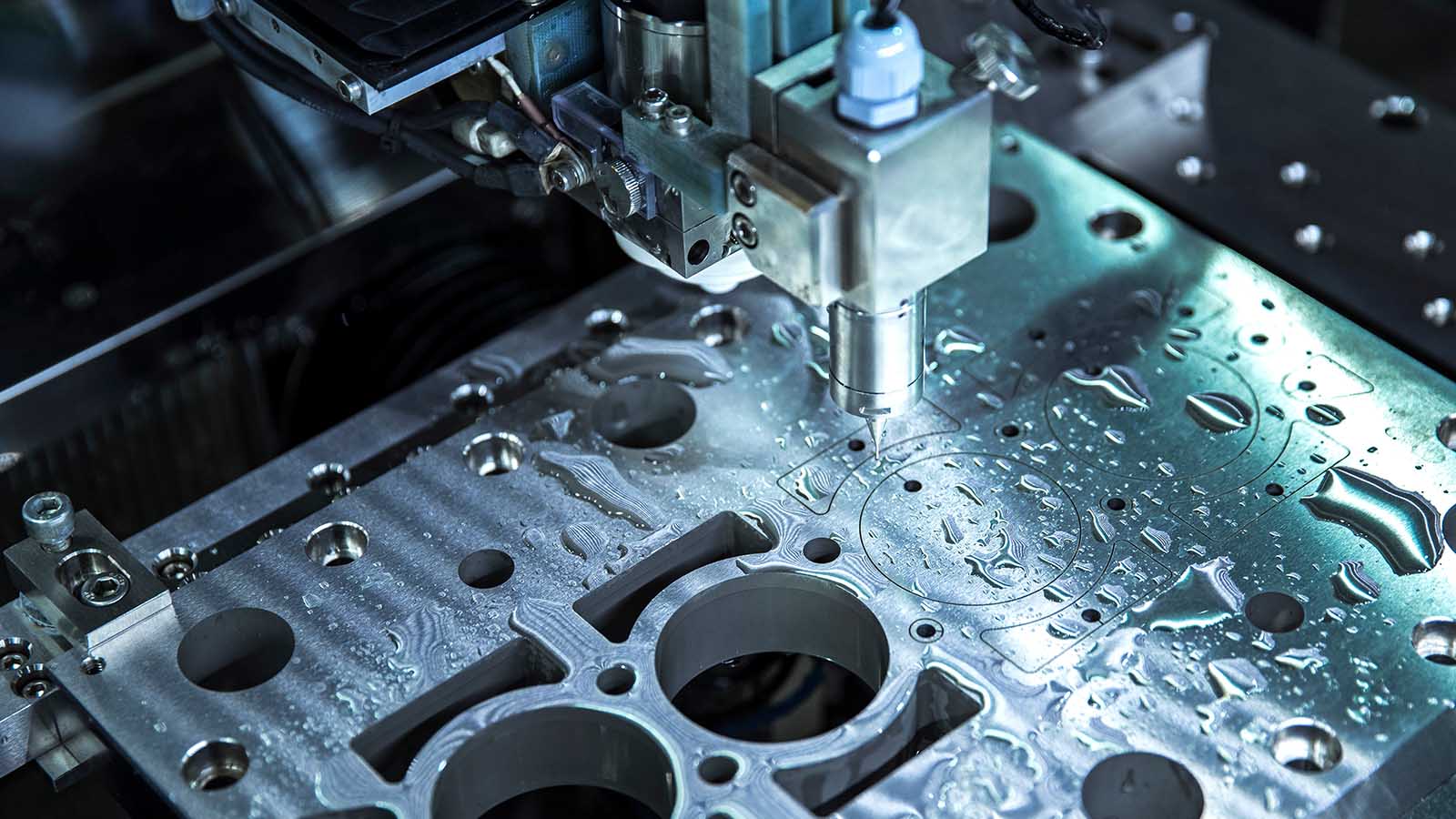 Exploring CNC Engineering: Revolutionizing Modern Manufacturing 1 Exploring CNC Engineering: Revolutionizing Modern Manufacturing