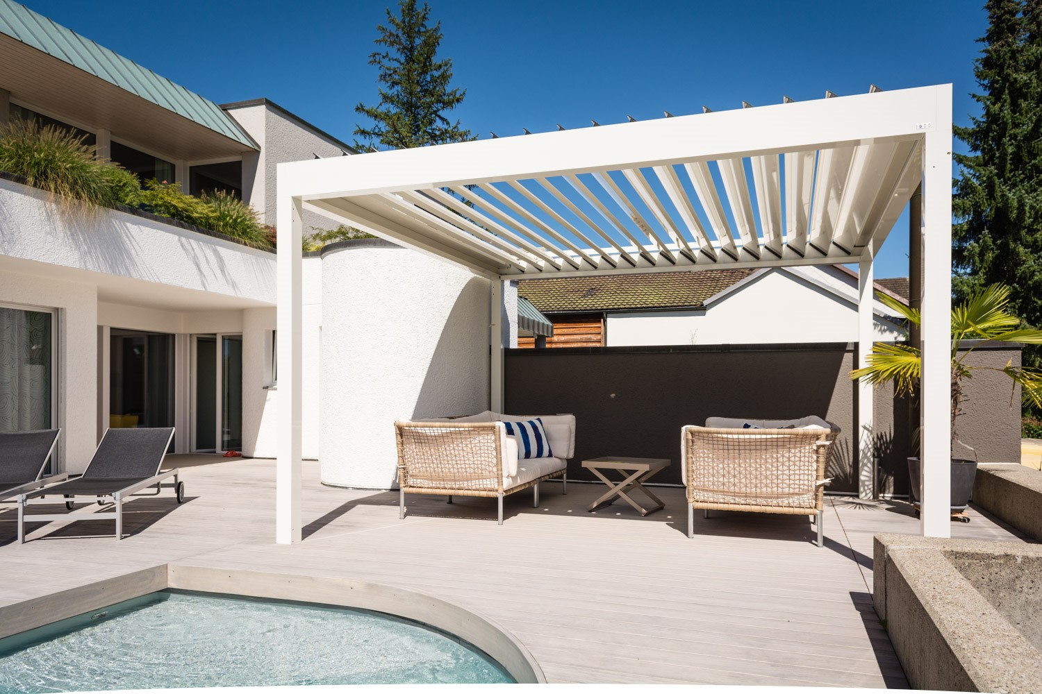 Why a Louvered Pergola is the Perfect Outdoor Solution for Your Bay Area Home – Elite Exteriors Has You Covered 1 Why a Louvered Pergola is the Perfect Outdoor Solution for Your Bay Area Home – Elite Exteriors Has You Covered
