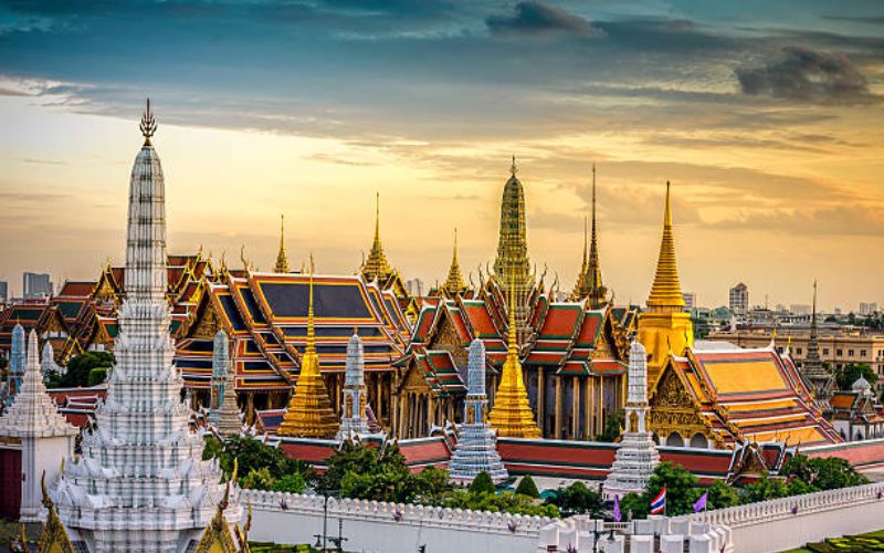 8 Must-Visit Temples in Thailand for First-Time Travelers 1 8 Must-Visit Temples in Thailand for First-Time Travelers
