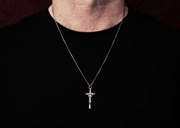 Guide to Popular Designs of Crucifix Necklaces for Women Today 1 Guide to Popular Designs of Crucifix Necklaces for Women Today