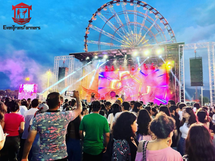 Exploring the Technical Features and Customizations of Mobile Staging