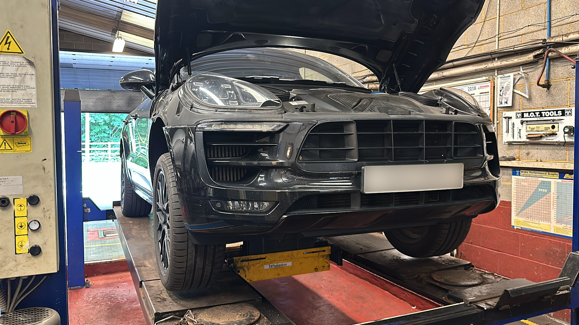 How To Choose A Good Auto Repair Centre: 5 Selection Tips 1 How To Choose A Good Auto Repair Centre: 5 Selection Tips