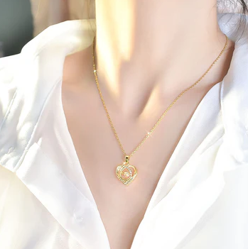 Necklaces & Pendants: Exploring Trends, Styles, and How to Wear Them 1 Necklaces & Pendants: Exploring Trends, Styles, and How to Wear Them