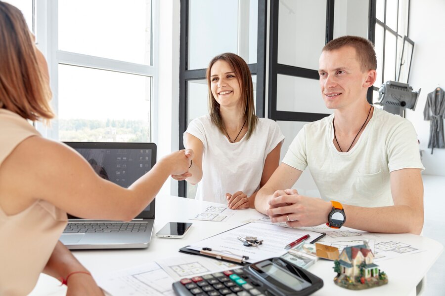 What New Buyers Should Look for in a Mortgage Lender? 1 What New Buyers Should Look for in a Mortgage Lender?