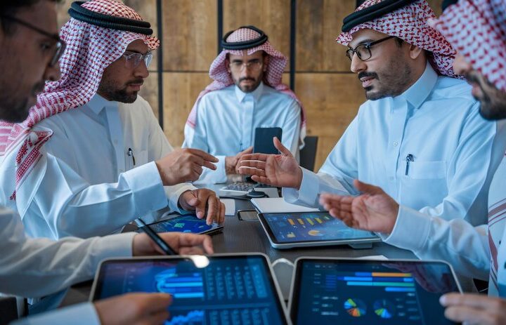 Quick Guide to Develop iOS and Android Mobile Apps [2025]