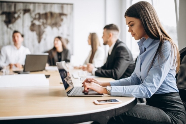 HR Training: A Guide to Professional Growth and Success 1 HR Training: A Guide to Professional Growth and Success