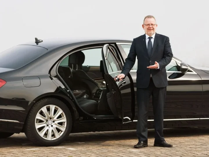 Transportation Service in LGA Airport