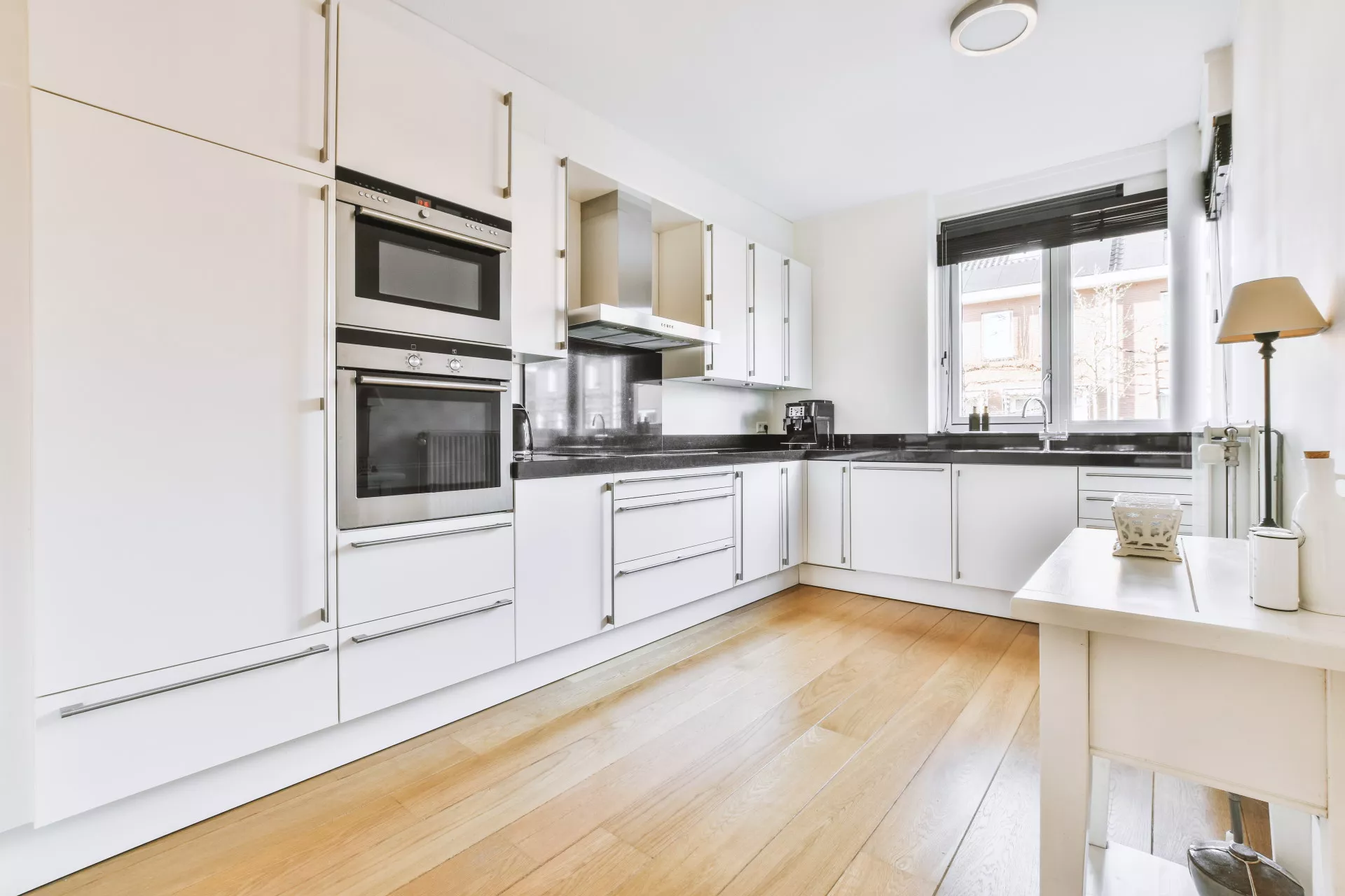 "Transform Your Space with Custom Cabinetry in Toronto: Find the Best Shops Near You" 1 “Transform Your Space with Custom Cabinetry in Toronto: Find the Best Shops Near You”