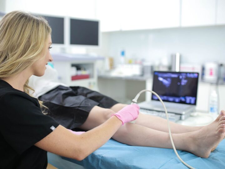 What Kind of Specialist Treats Varicose Veins?