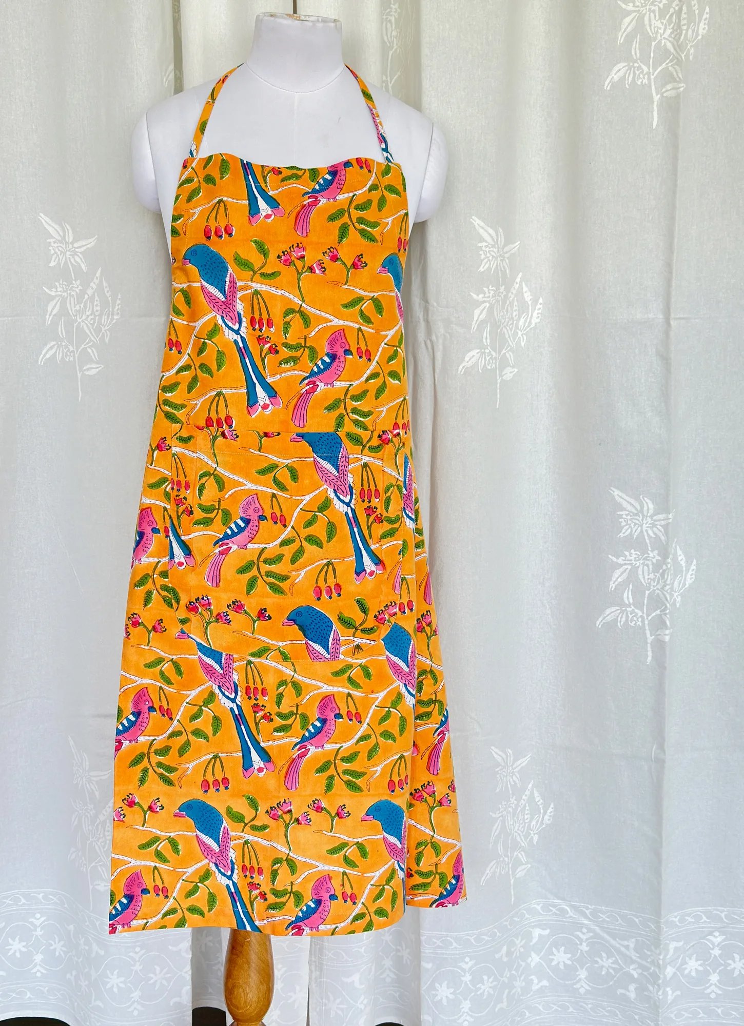 Cotton Aprons: Breathable, Chic, and Ready for Action 1 Cotton Aprons: Breathable, Chic, and Ready for Action