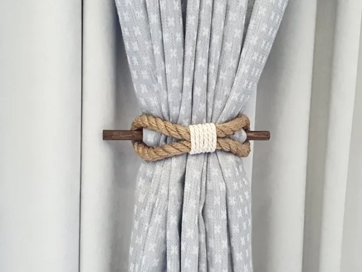 What Types of Curtain Tie Backs Are Popular in Dubai?