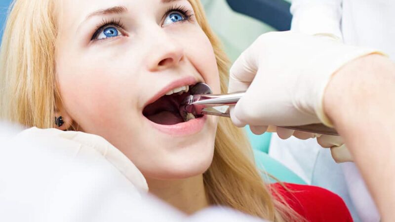 Tips for Maintaining and Repairing Your Dentures