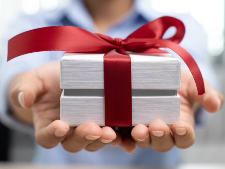 How to Choose the Right Corporate Gift for Different Business Occasions in the UAE