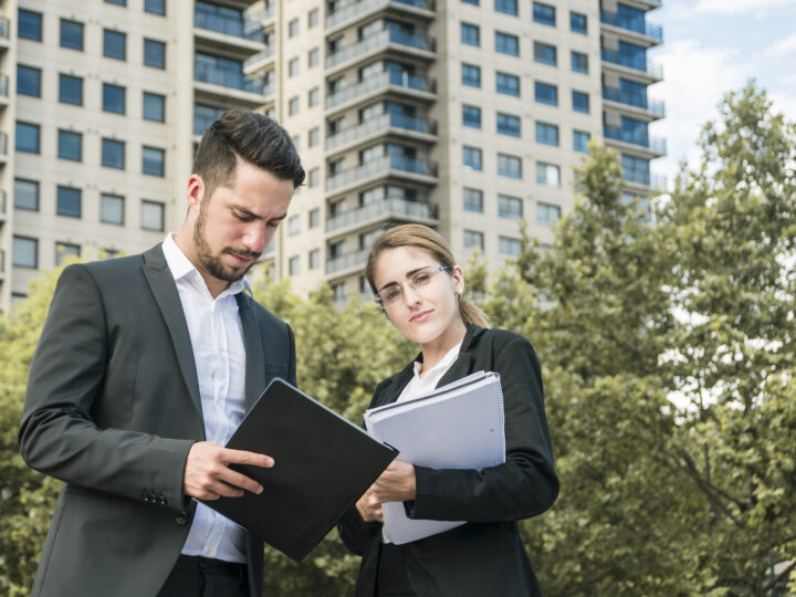 How to Choose the Right Real Estate Agent For Your Needs?