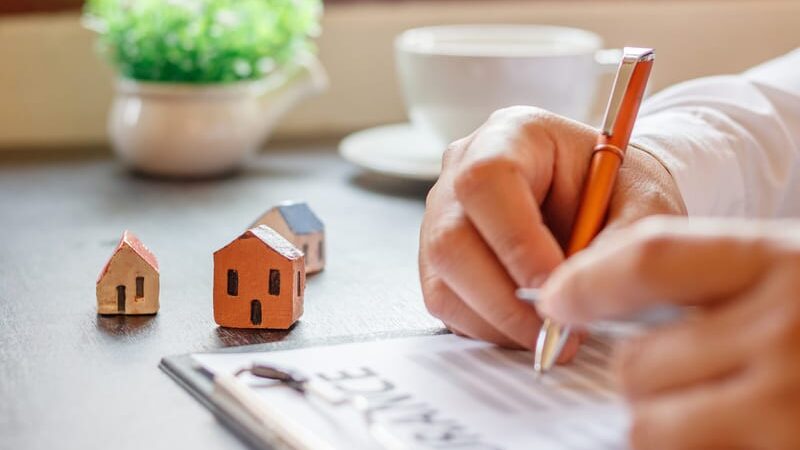 How Much Emergency Savings Should Homeowners Set Aside Annually?