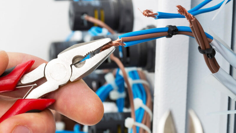 Hire a Professional Electrician in Dubai – MIJ Technical Services