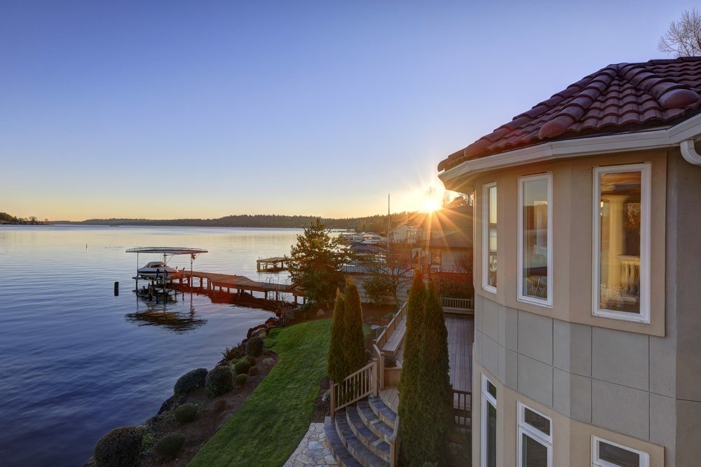 What Are the Pros and Cons of Choosing a 15-Year Fixed Rate Mortgage? 1 What Are the Pros and Cons of Choosing a 15-Year Fixed Rate Mortgage?