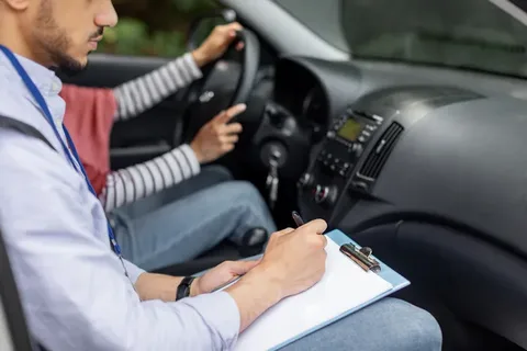 Best Car Driving Classes in Lahore – Learn Fast & Safe